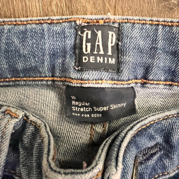 2 pairs Gap Size 10 Skinny. Excellent Condition. Only hung dried/Length Great. - Picture 2 of 4
